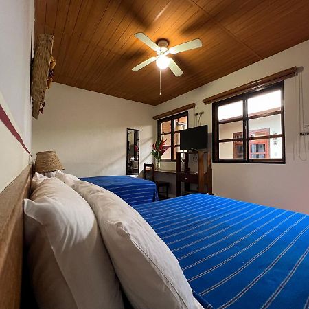 Hotel Arbol De Fuego サンサルバドル エクステリア 写真