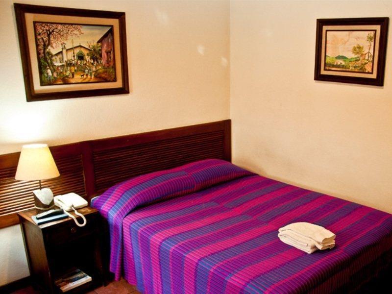 Hotel Arbol De Fuego サンサルバドル エクステリア 写真